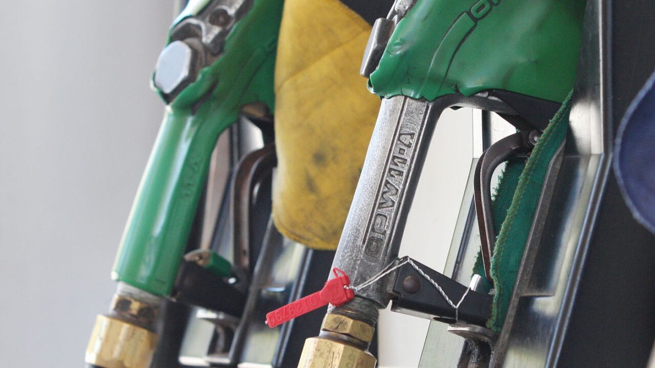 ‘Consumidor não vai sentir diferença’ diz especialista sobre aumento de etanol na gasolina