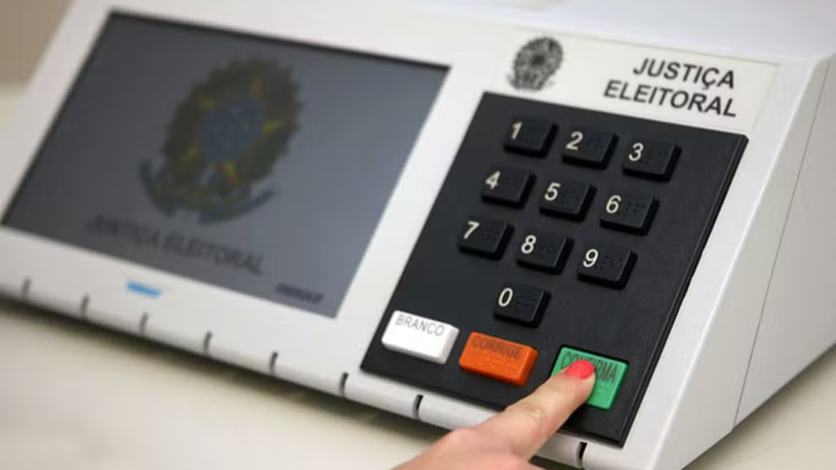Paraíba substitui 17 urnas eletrônicas nas primeiras horas de votação